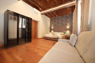 Golden Pantheon Rooms - 8