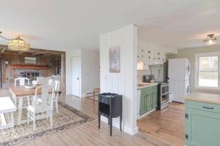Farmhouse with Mountain Views Near Stowe and Smuggs - - 8