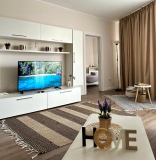 MoonLight Charming Shelter - spacious, 180º Balcony View - 0