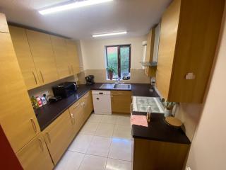 STUNNING 2 BEDROOM WITH GARDEN Sleep 6 - Londra - 6