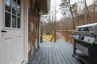 Fabulous 4Bed 3 bath Cottage Pool Hot tub Games - 2
