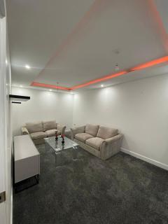 Citrine Suite - Sleeps 8 with Parking - 7