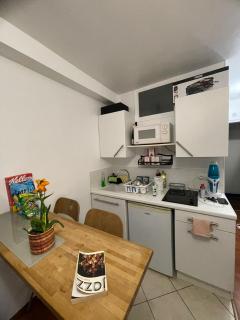 Cozy Parisian Flat in 15th Arr - 4