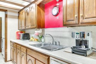 Edmond Townhome with Pool Access Near Arcadia Lake! - Edmond - 2