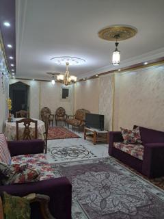 شقة مميزة جدا في قلب العاصمة قريبة من جميع الأماكن والخدمات - Il Cairo - 0