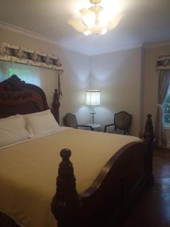 Waterfront Hideaway Private Suite-King bed room - Tottenham - 4