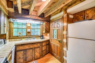 Peaceful Burnsville Cabin By South Toe River! - 3