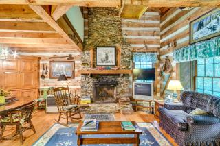 Peaceful Burnsville Cabin By South Toe River! - 7