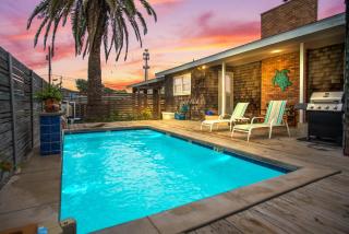 Oleander House - Pet Friendly! PRIVATE POOL! - Port Aransas - 0