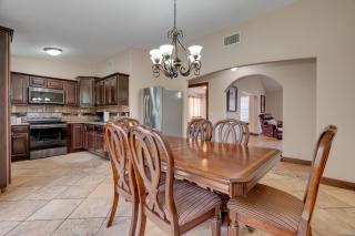 6 Mi to Dtwn Austin Home with 2 Patios and Grill - Austin - 2