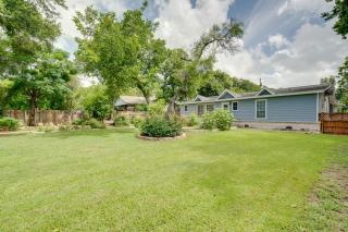 6 Mi to Dtwn Austin Home with 2 Patios and Grill - Austin - 0