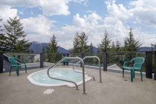Spacious 3BR Condo in Whistler - 1