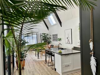 SEAduction Luxury Apartment - Napier - 0