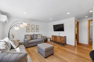 New! Brand new Downtown Loft 205 - Lake views, half block from lake, restaurants, and shopping - McCall - 2
