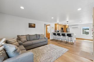 New! Brand new Downtown Loft 203 - Lake views, half block from lake, restaurants, and shopping - 7