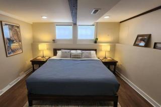 Grand Hideaway - King Bed! - Astoria - 9