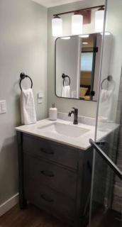 Grand Hideaway - King Bed! - Astoria - 3