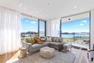 Harbour Towers, Newcastle's Elite Apartment Stays, Free Parking & Tram Access - Newcastle - 4