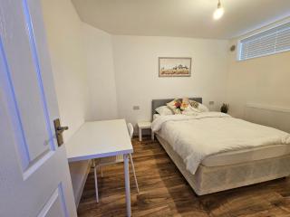 London E1 Apartment - London - 6