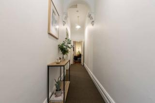 A Carlton Classic - Quaint Inner-City Getaway - 4
