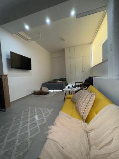 Quiet stylish studio - 7