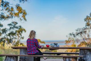 Cherry Tree Hill - The Gateway to Freycinet Park - Bicheno - 2