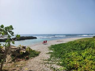 Villa Tesoros del Mar - Luxury Beachfront Villa with Natural Pool, Jacuzzi, Mountain Views, Yoga, BBQ, Wi-Fi, Pet & Family Friendly, Barahona Adventures - El Arroyo - 2