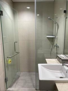 Spacious 3 BR Apt MTown Signature Gading Serpong - - 3
