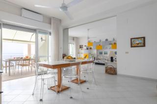 A pearl on the sea - 7