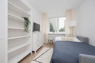 Komfortowy Apartament w Warszawie z Dwiema Sypialniami Blisko Rzeki by Noclegi Renters - Varsavia - 4
