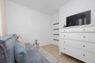 Komfortowy Apartament w Warszawie z Dwiema Sypialniami Blisko Rzeki by Noclegi Renters - Varsavia - 2