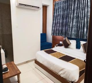 Galaxy Inn Hotel - Ahmedabad - 7