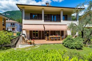 Villa Acqua Blu Gorgeous villa with ample garden - Toscolano Maderno - 0