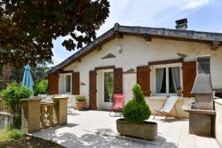 Maison plain pied mitoyenne avec piscine partagée et terrain arboré - Brens - 0