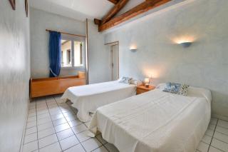 Maison plain pied mitoyenne avec piscine partagée et terrain arboré - Brens - 1