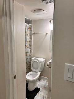 Cozy 1bedroom basement - Brampton - 5