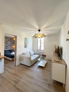 Charmant appartement calme et élégant à 5 min des plages - Tolone - 0
