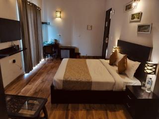 Pearl suites at Omex entrenity - Vrindāvan - 0