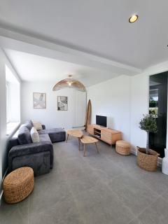 Maison familiale - 10pers - 3 étoiles - lumineuse et cosy - draps et serviettes inclus - parking - La Torche 9 min - 7