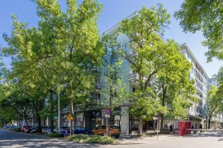 Modern & Spacious Apartment with Balcony and Parking by Noclegi Renters - Varsavia - 5
