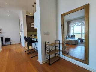 Surfers Corner Luxury Penthouse - 4