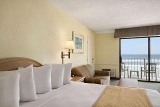 Days Inn by Wyndham Daytona Oceanfront - Daytona Beach - 4