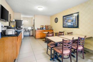 Econo Lodge - Lynchburg - 5