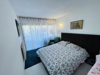 grand appartement 74m2 refait à neuf à 5mn de la mer dans grand parc botanique - 2