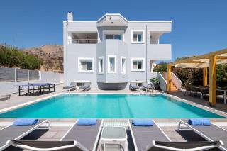 Villa Bella with Private Pool and Hot Tub - Lardos - 9