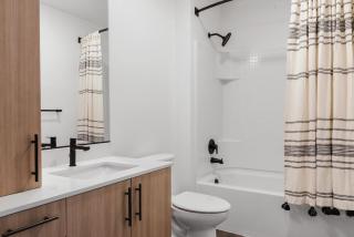 Blueground First Hill gym bbq game room SEA-744 - 1