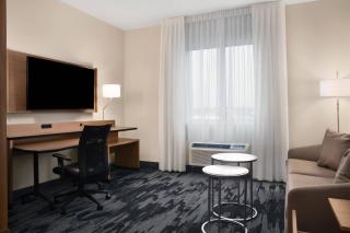 Fairfield Inn & Suites by Marriott Daytona Beach Speedway/Airport - Daytona Beach - 1
