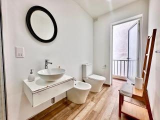 Charming retreat off the sea front - 2