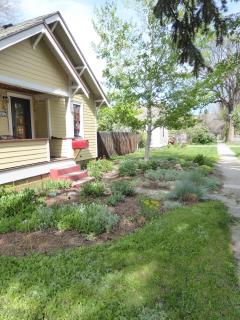 Just 3 Blocks From Main Street Of Downtown Bozeman With Large Private Yard! - Bozeman - 9