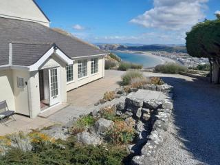 Orme Villa, Hot Tub, Llandudno, Stunning Views , sleeps 12 - Llandudno - 8